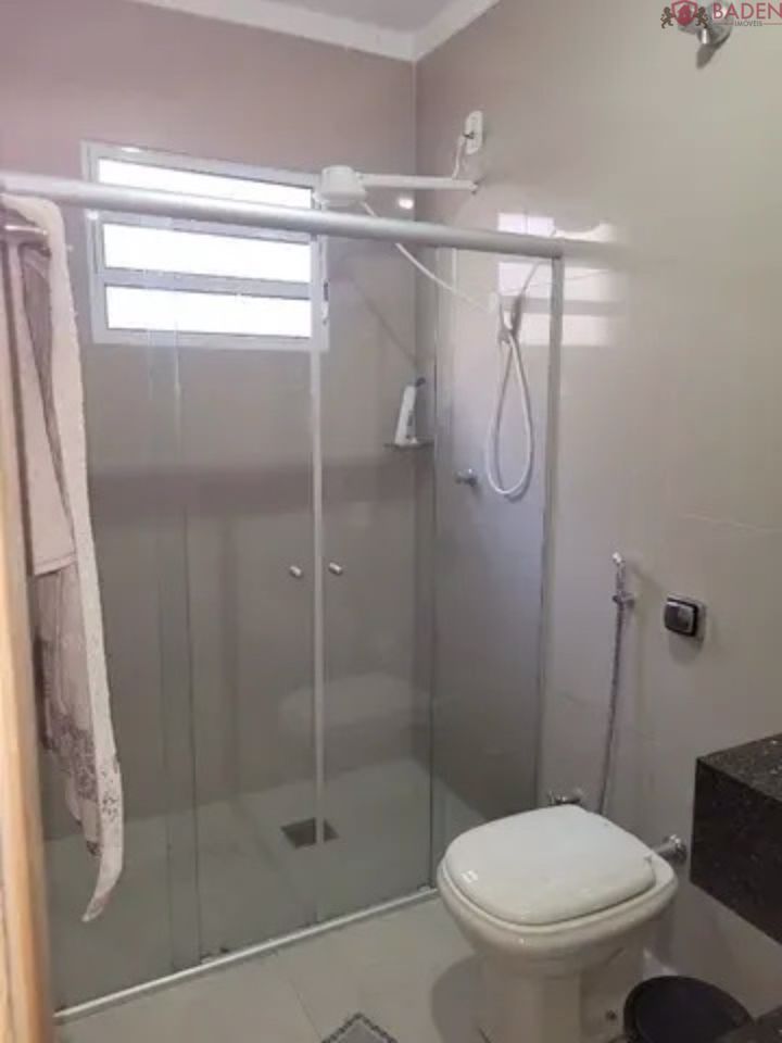 Casa à venda com 4 quartos, 180m² - Foto 4