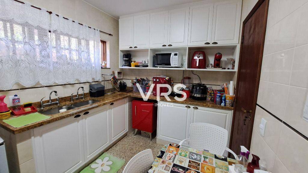 Casa à venda com 4 quartos, 142m² - Foto 31