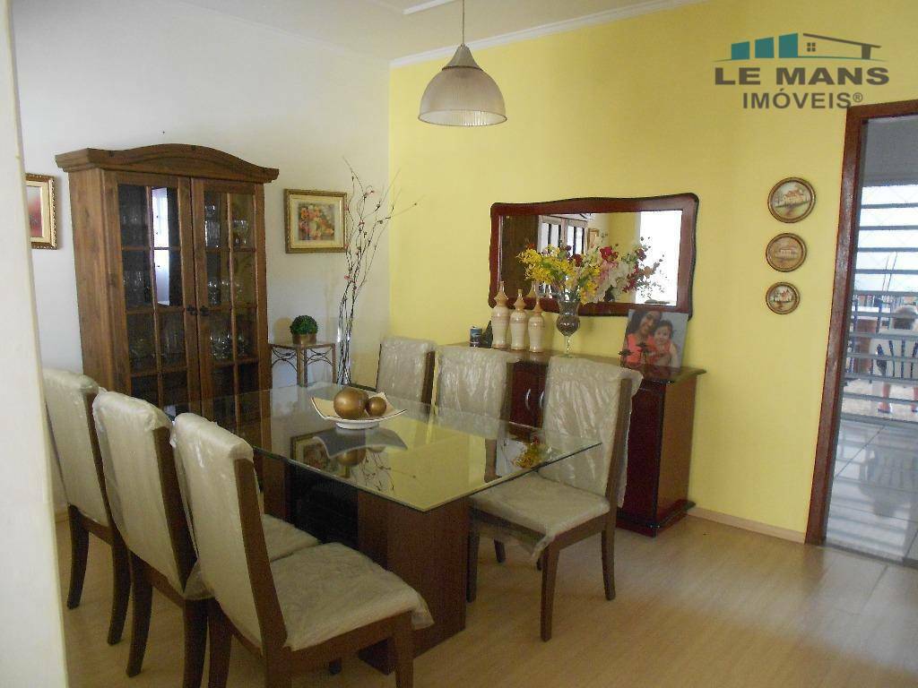 Casa à venda com 3 quartos, 95m² - Foto 4