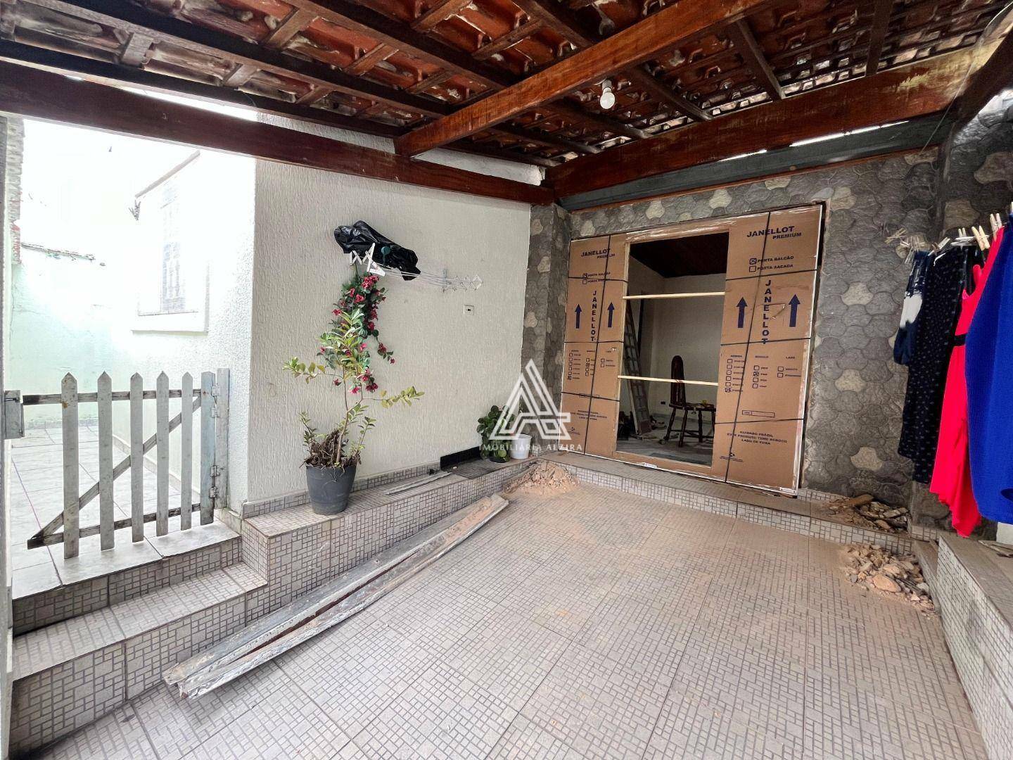 Casa para alugar com 3 quartos, 70m² - Foto 3