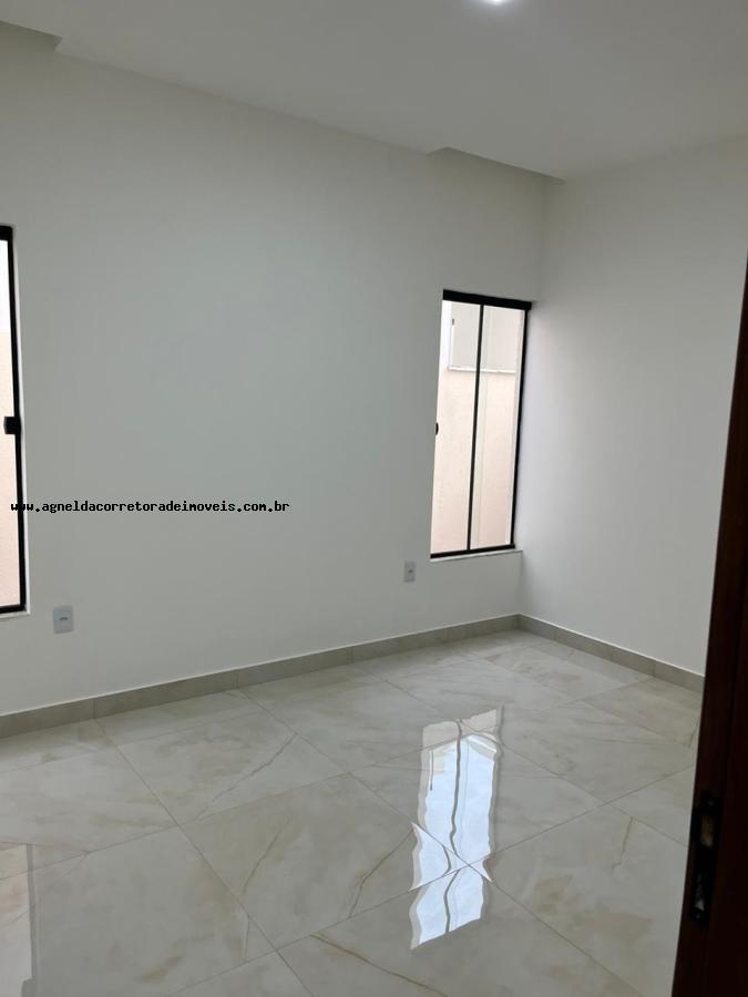 Casa de Condomínio à venda com 3 quartos, 220m² - Foto 9