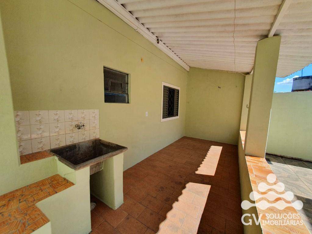 Casa à venda com 2 quartos, 180m² - Foto 9