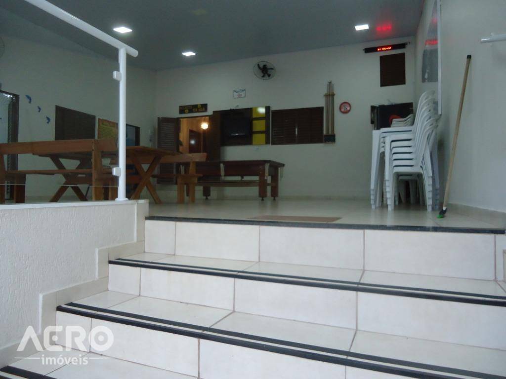 Casa à venda com 3 quartos, 200m² - Foto 6