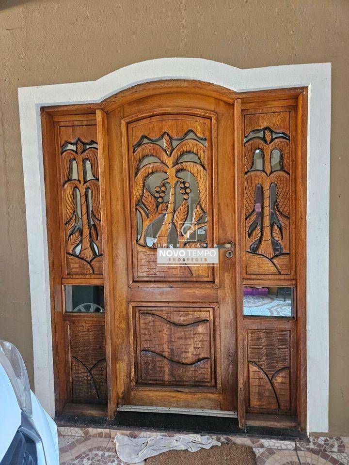 Casa à venda com 3 quartos, 200m² - Foto 2