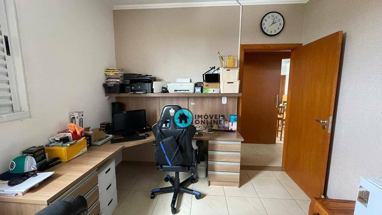 Apartamento à venda com 3 quartos, 184m² - Foto 5