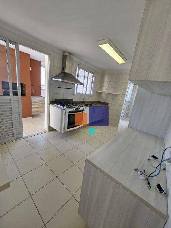 Apartamento para alugar com 4 quartos, 182m² - Foto 5