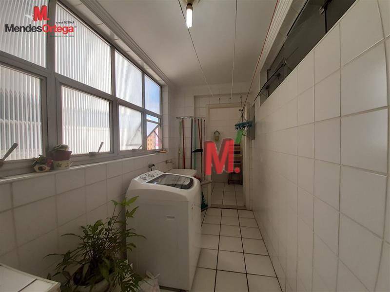 Apartamento à venda com 3 quartos, 183m² - Foto 23