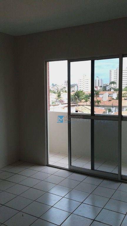 Apartamento à venda com 2 quartos, 60m² - Foto 22