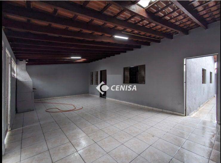 Casa à venda com 3 quartos, 138m² - Foto 1