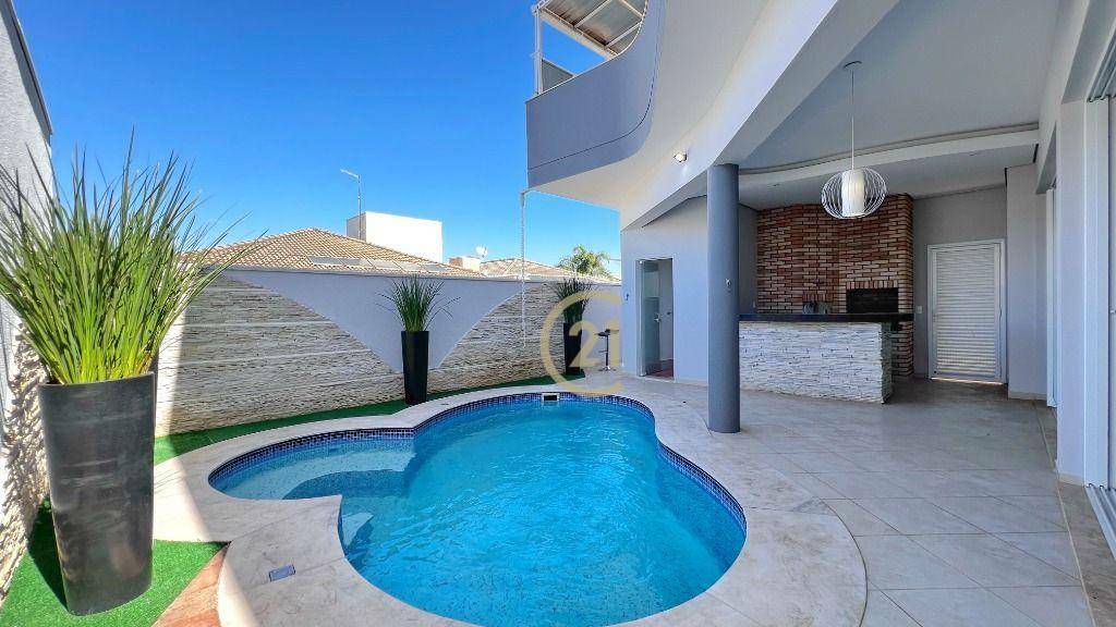 Casa de Condomínio à venda com 4 quartos, 335m² - Foto 1