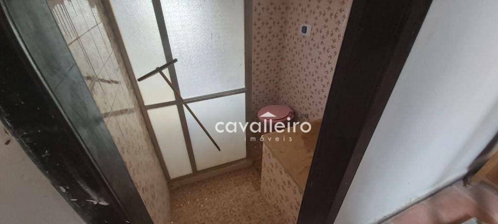 Casa à venda com 6 quartos, 90m² - Foto 30