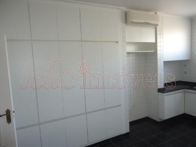 Apartamento para alugar com 4 quartos, 300m² - Foto 12