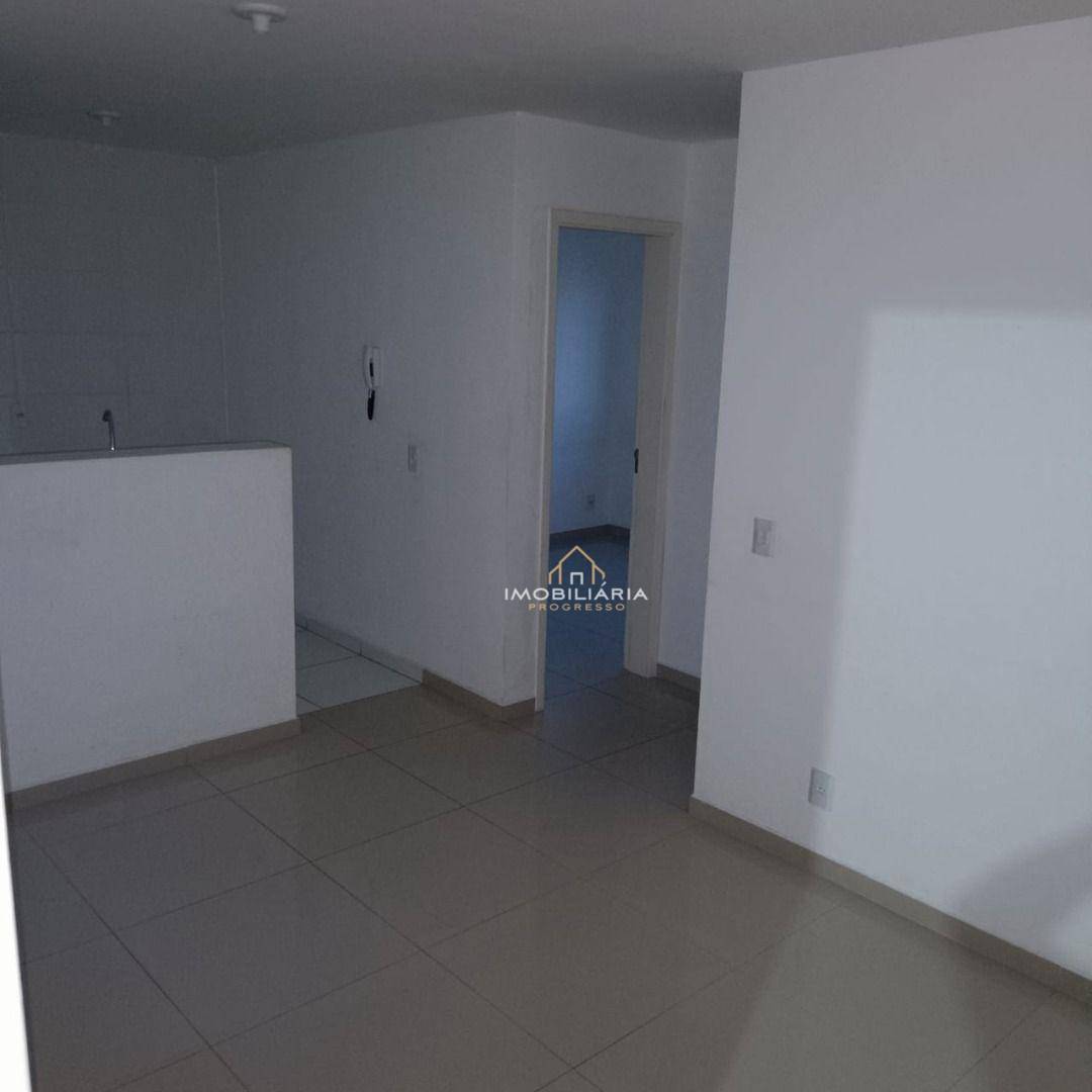 Apartamento à venda com 2 quartos, 42m² - Foto 2