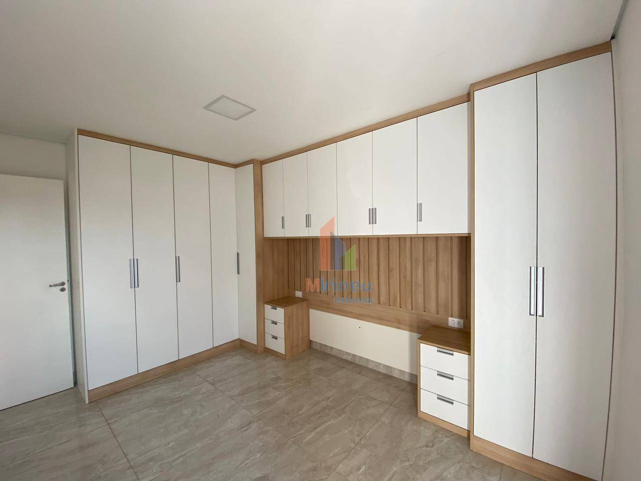 Apartamento para alugar com 2 quartos, 65m² - Foto 8
