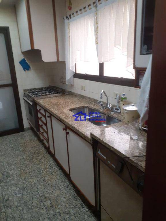 Apartamento à venda com 4 quartos, 210m² - Foto 17