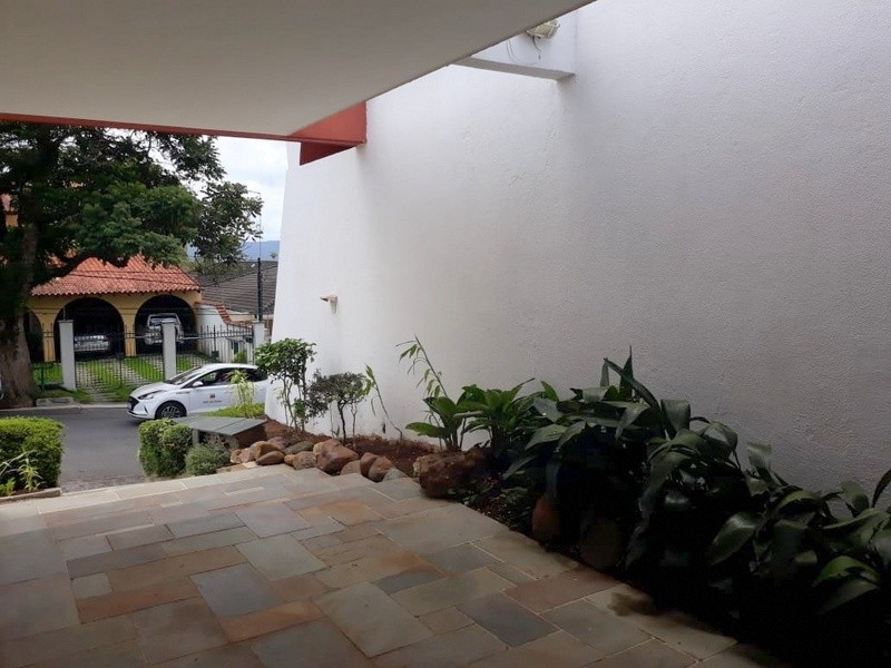 Casa para alugar com 3 quartos, 350m² - Foto 34