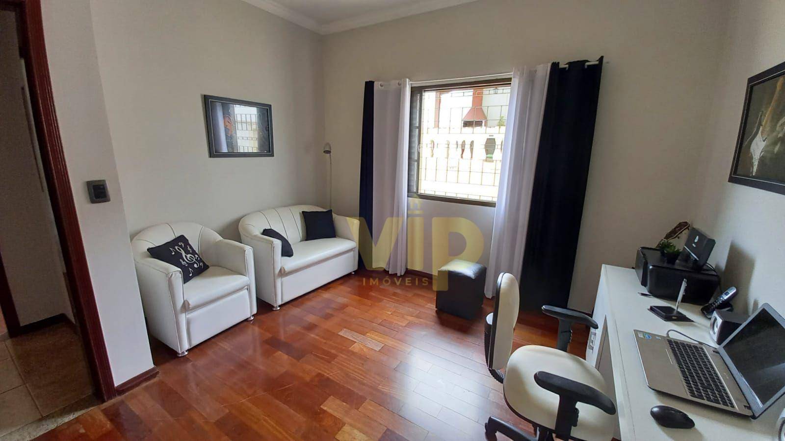 Casa à venda com 3 quartos, 200m² - Foto 17