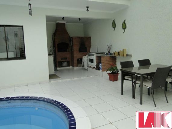 Sobrado à venda com 3 quartos, 630m² - Foto 2