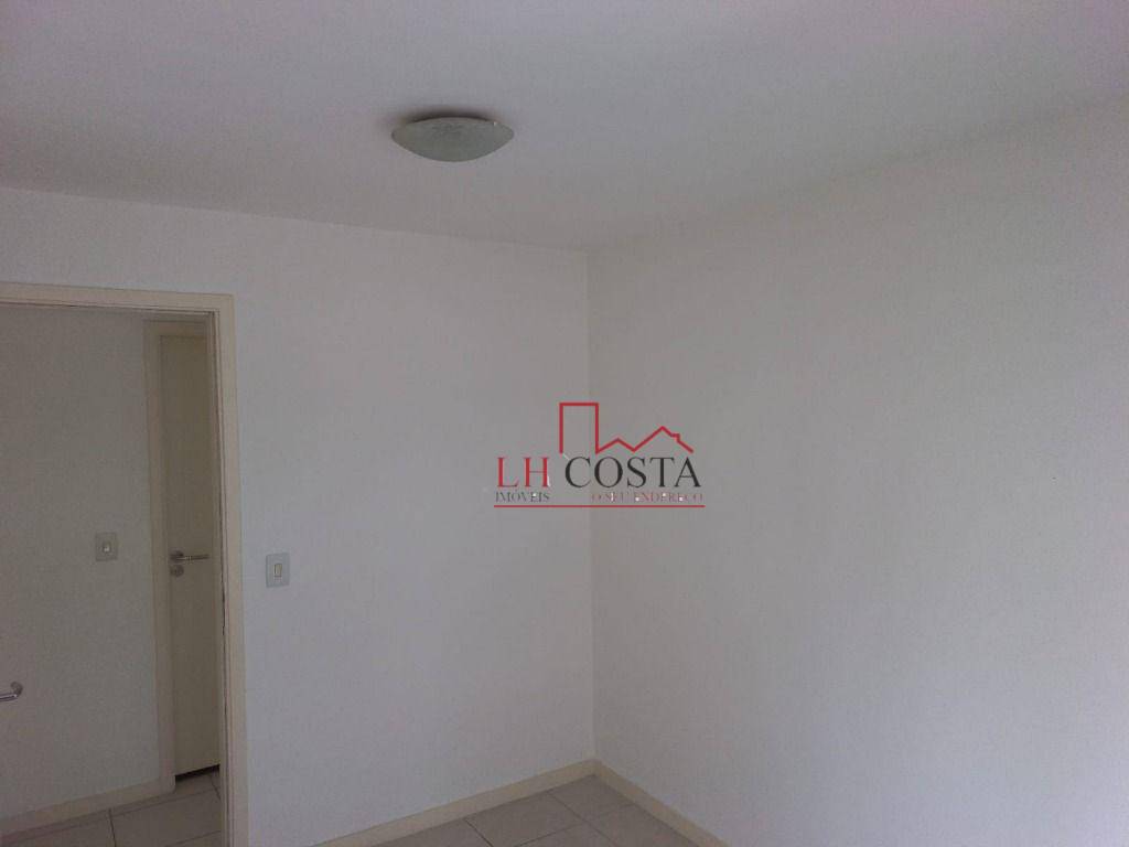 Apartamento para alugar com 2 quartos, 65m² - Foto 11