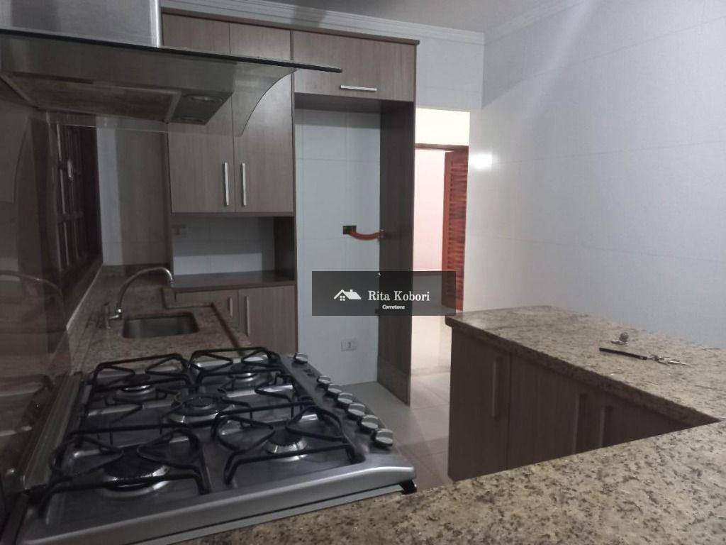 Casa à venda e aluguel com 3 quartos, 220m² - Foto 2