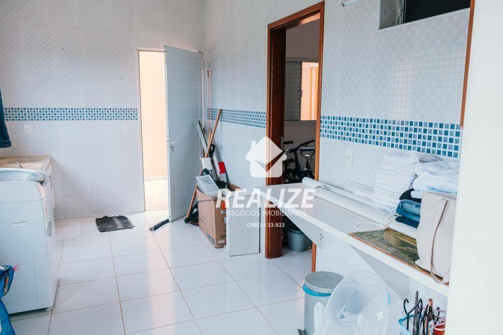 Casa à venda com 4 quartos, 550m² - Foto 13