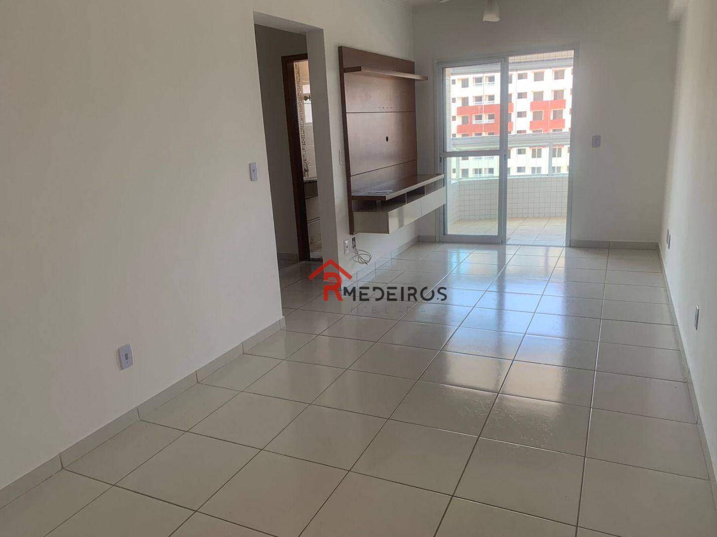 Apartamento à venda com 2 quartos, 75m² - Foto 2