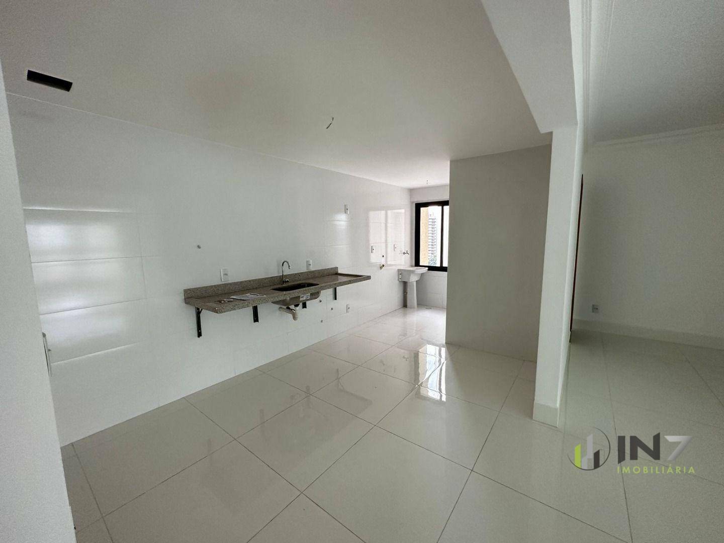 Apartamento à venda com 3 quartos, 133m² - Foto 4