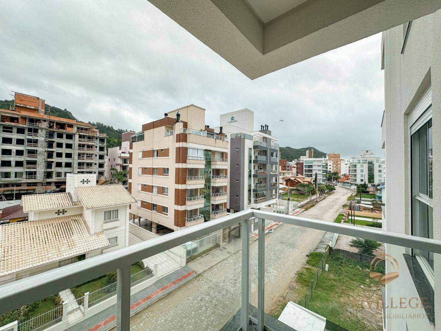 Apartamento à venda com 3 quartos, 82m² - Foto 1