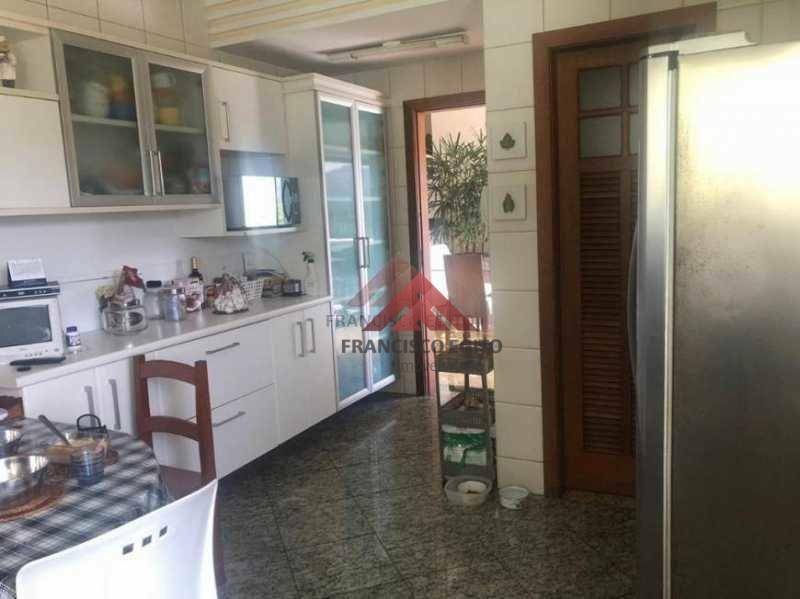 Casa à venda com 4 quartos, 290m² - Foto 12