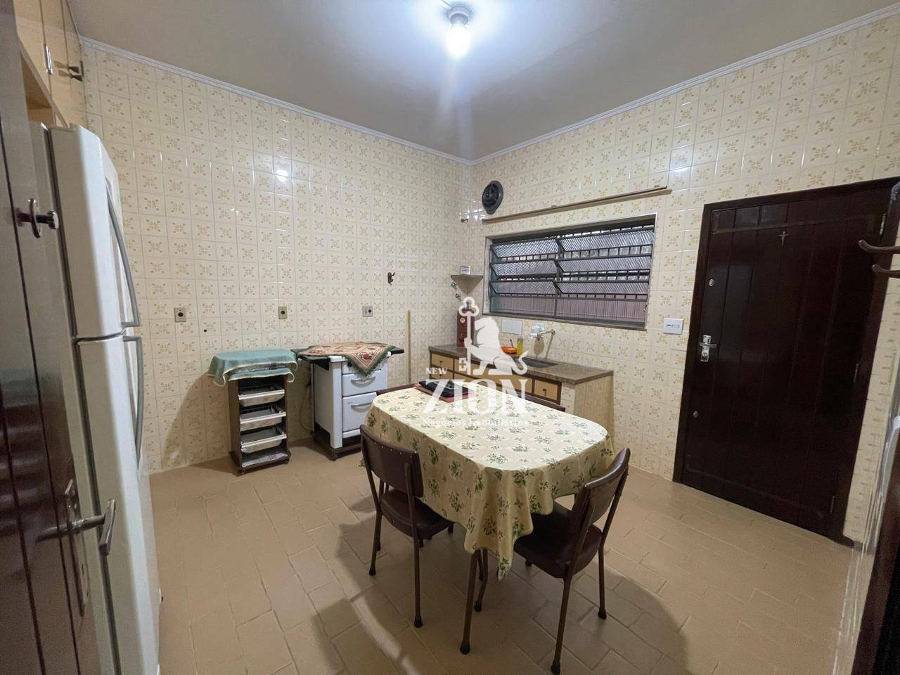 Casa à venda com 3 quartos, 200m² - Foto 16