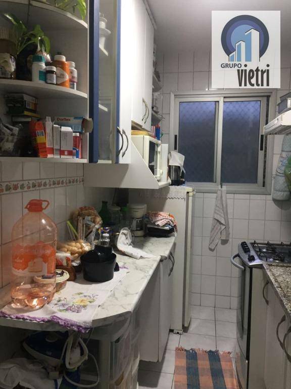 Apartamento à venda com 2 quartos, 62m² - Foto 11