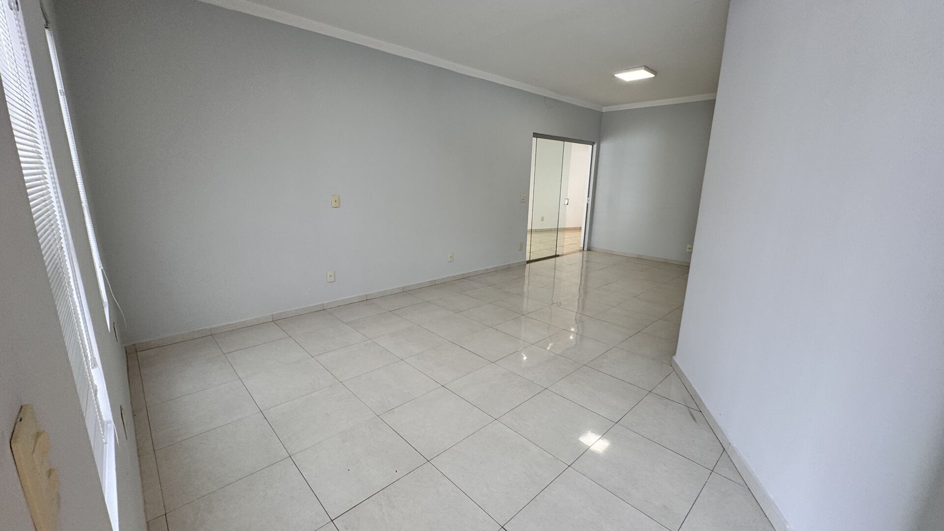 Casa à venda com 3 quartos, 270m² - Foto 2