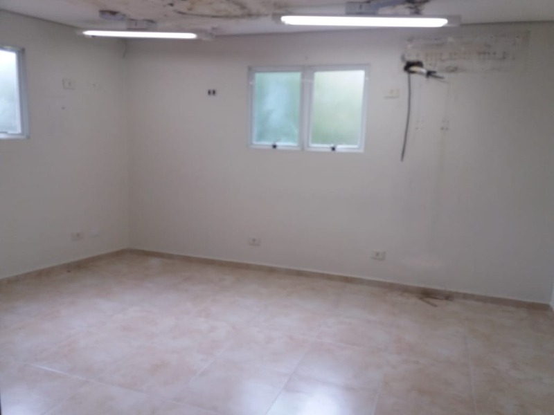 Casa Comercial para alugar com 3 quartos, 320m² - Foto 4