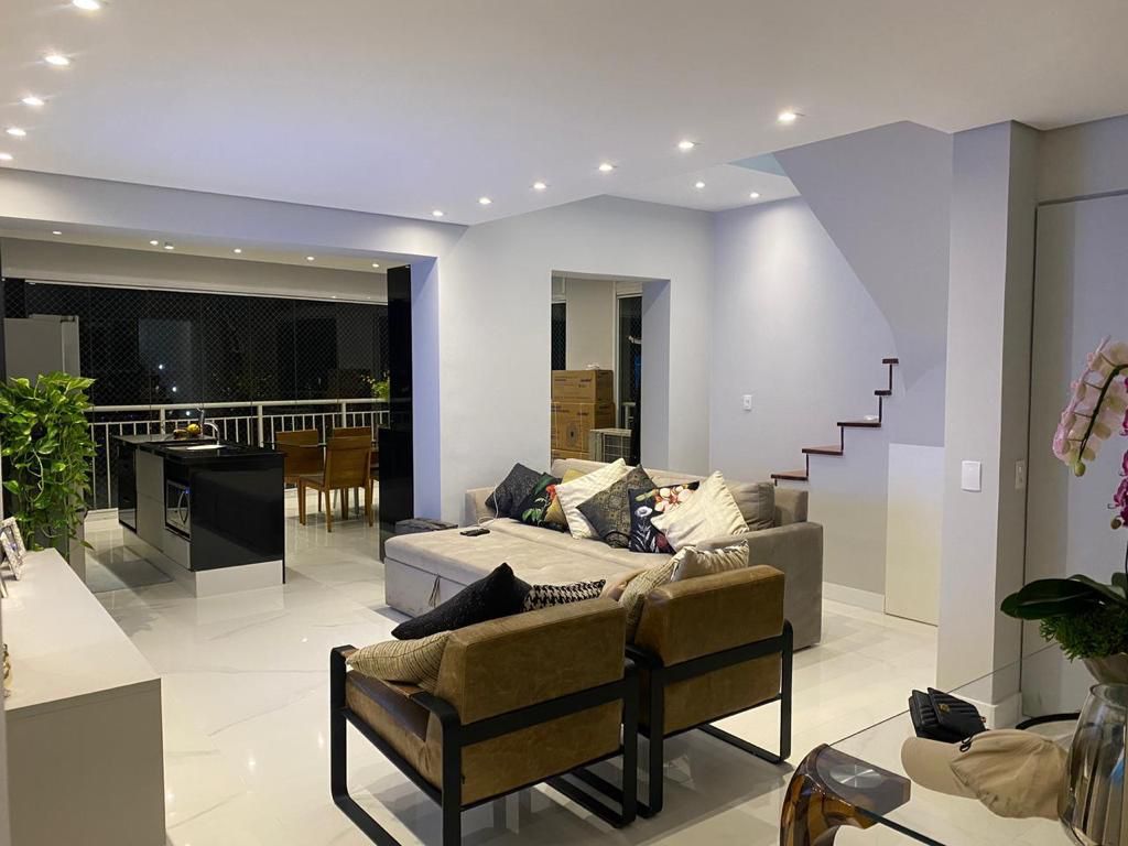 Apartamento à venda com 3 quartos, 150m² - Foto 1