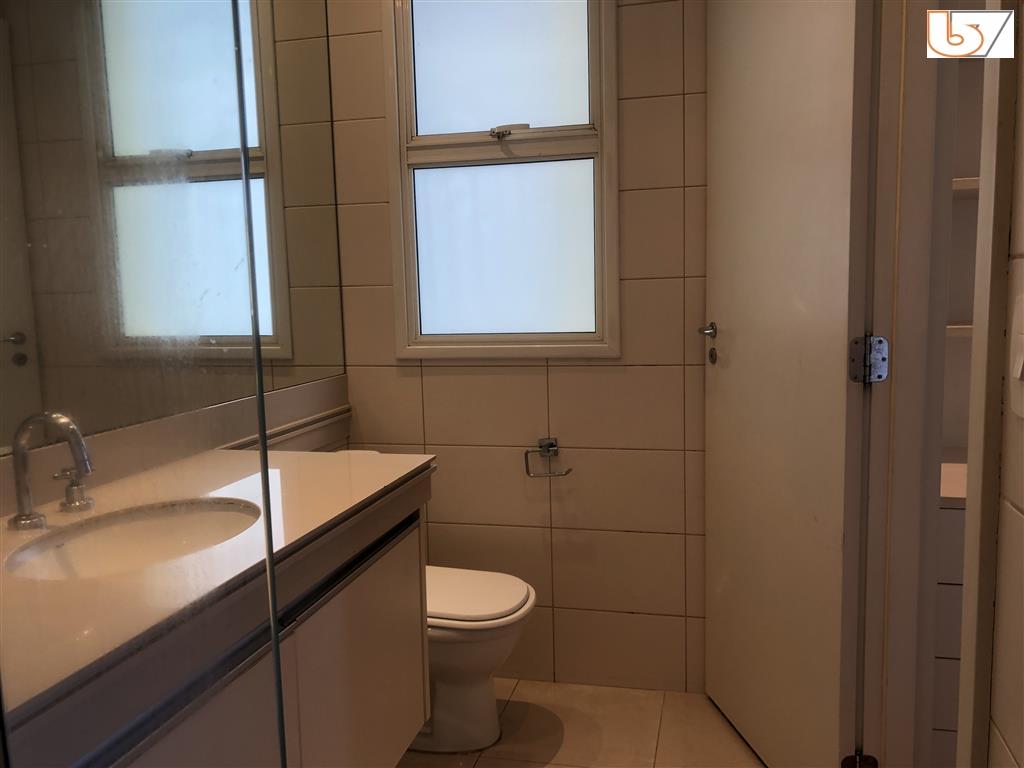 Apartamento para alugar com 3 quartos, 201m² - Foto 18