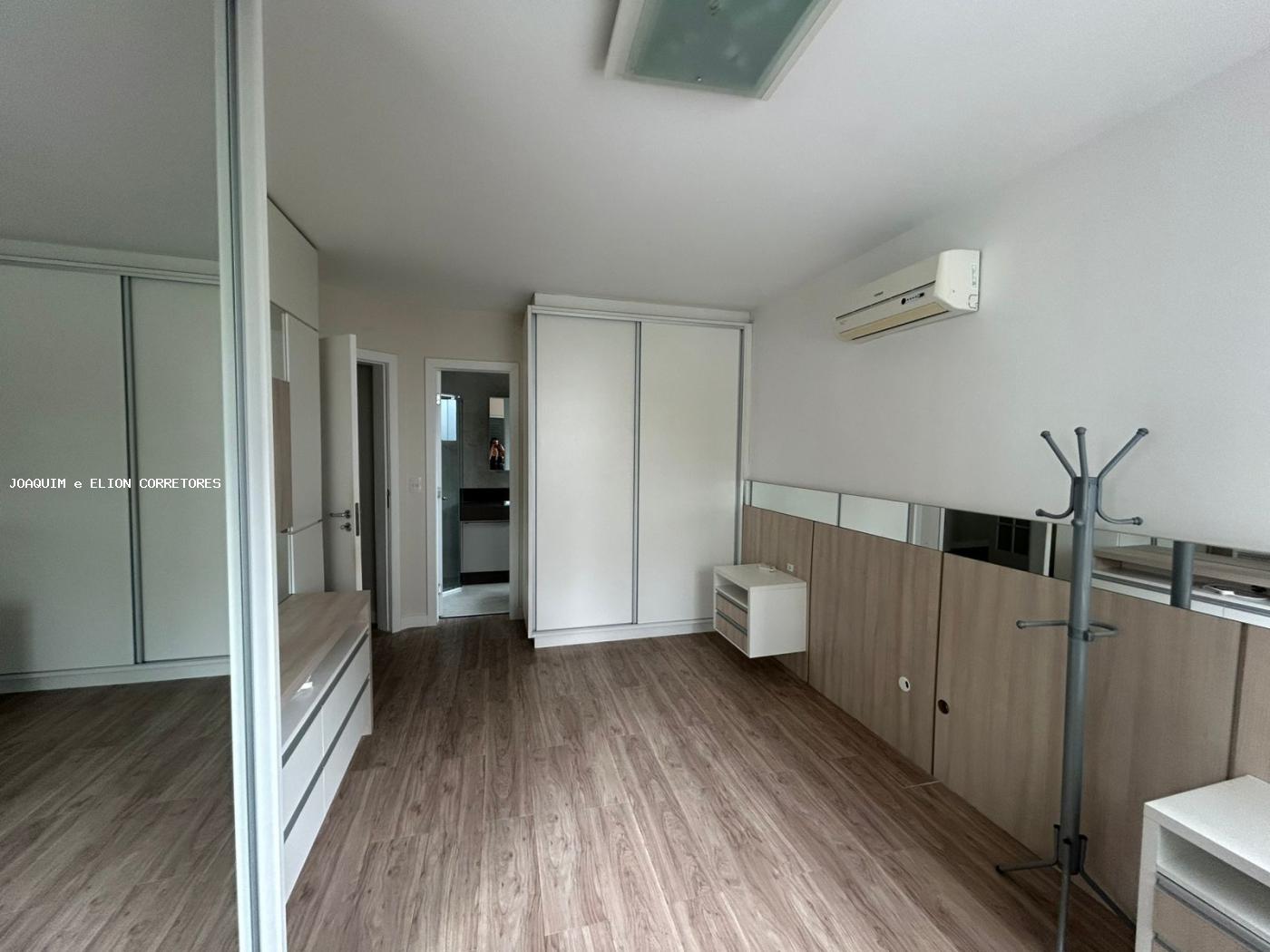 Apartamento à venda com 4 quartos, 143m² - Foto 10