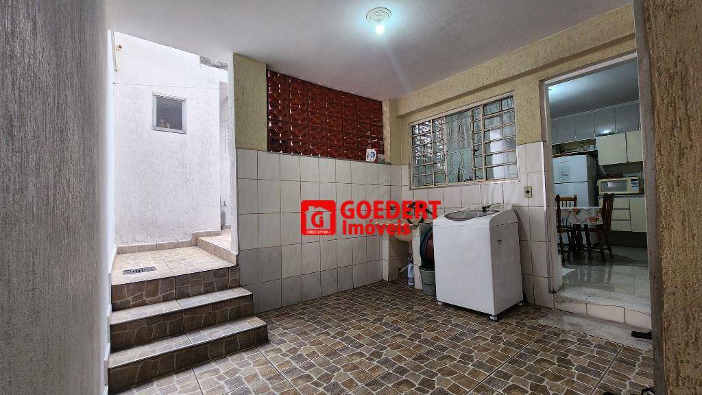 Sobrado à venda com 3 quartos, 183m² - Foto 4
