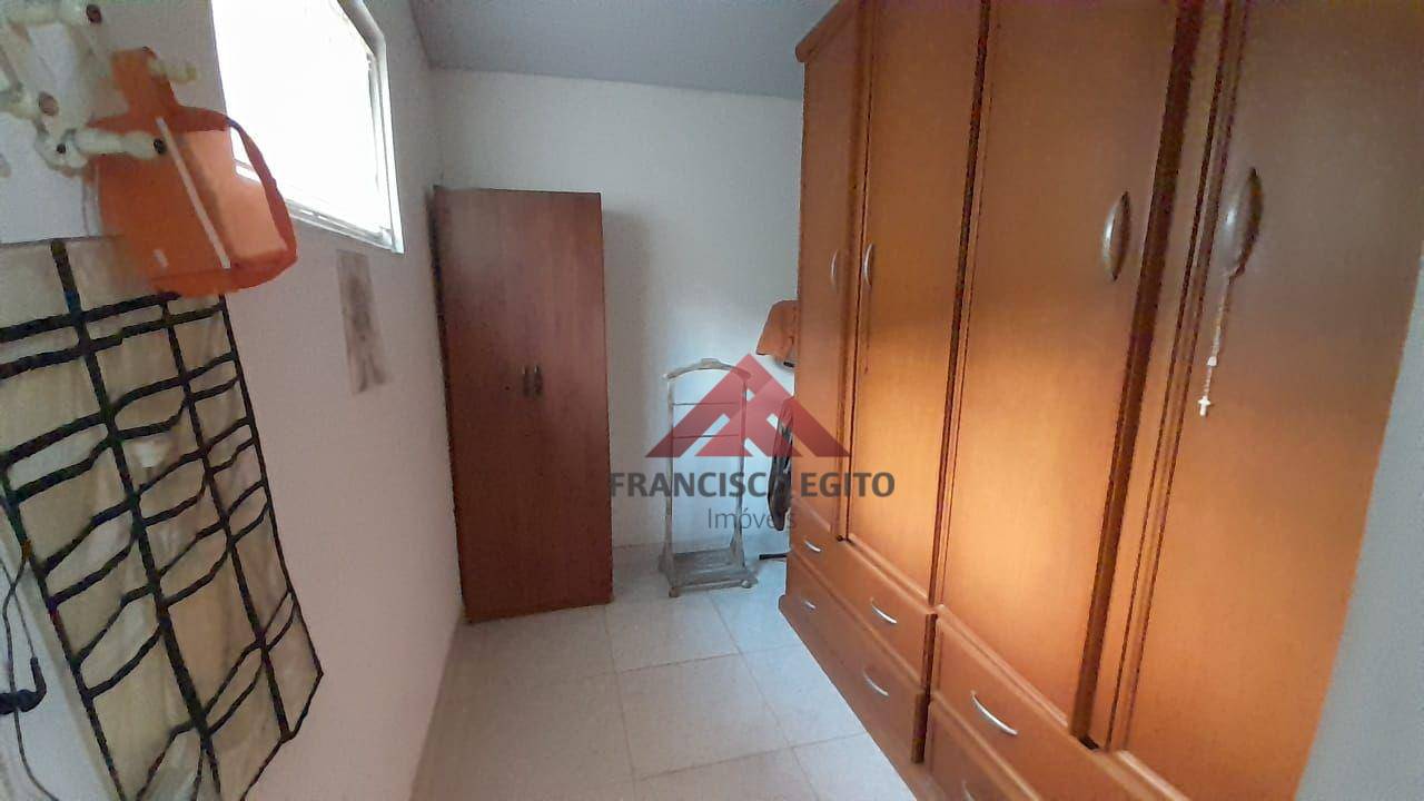 Casa à venda com 4 quartos, 80m² - Foto 11
