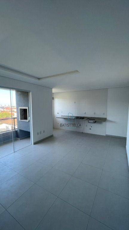 Apartamento à venda com 2 quartos, 65m² - Foto 2