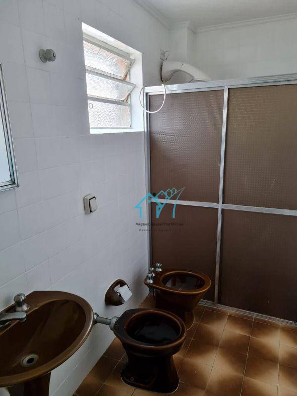 Apartamento para alugar com 3 quartos, 120m² - Foto 16