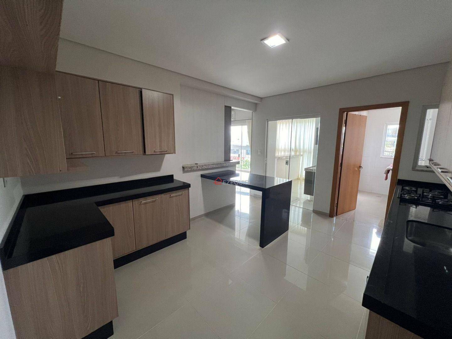 Apartamento à venda com 3 quartos, 146m² - Foto 3