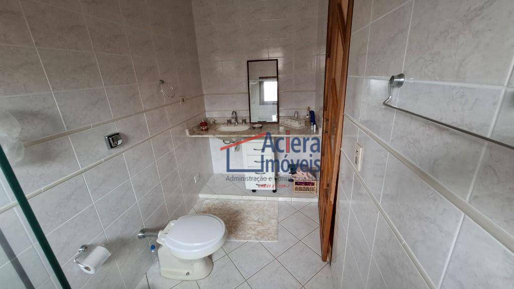 Casa de Condomínio para alugar com 3 quartos, 176m² - Foto 11