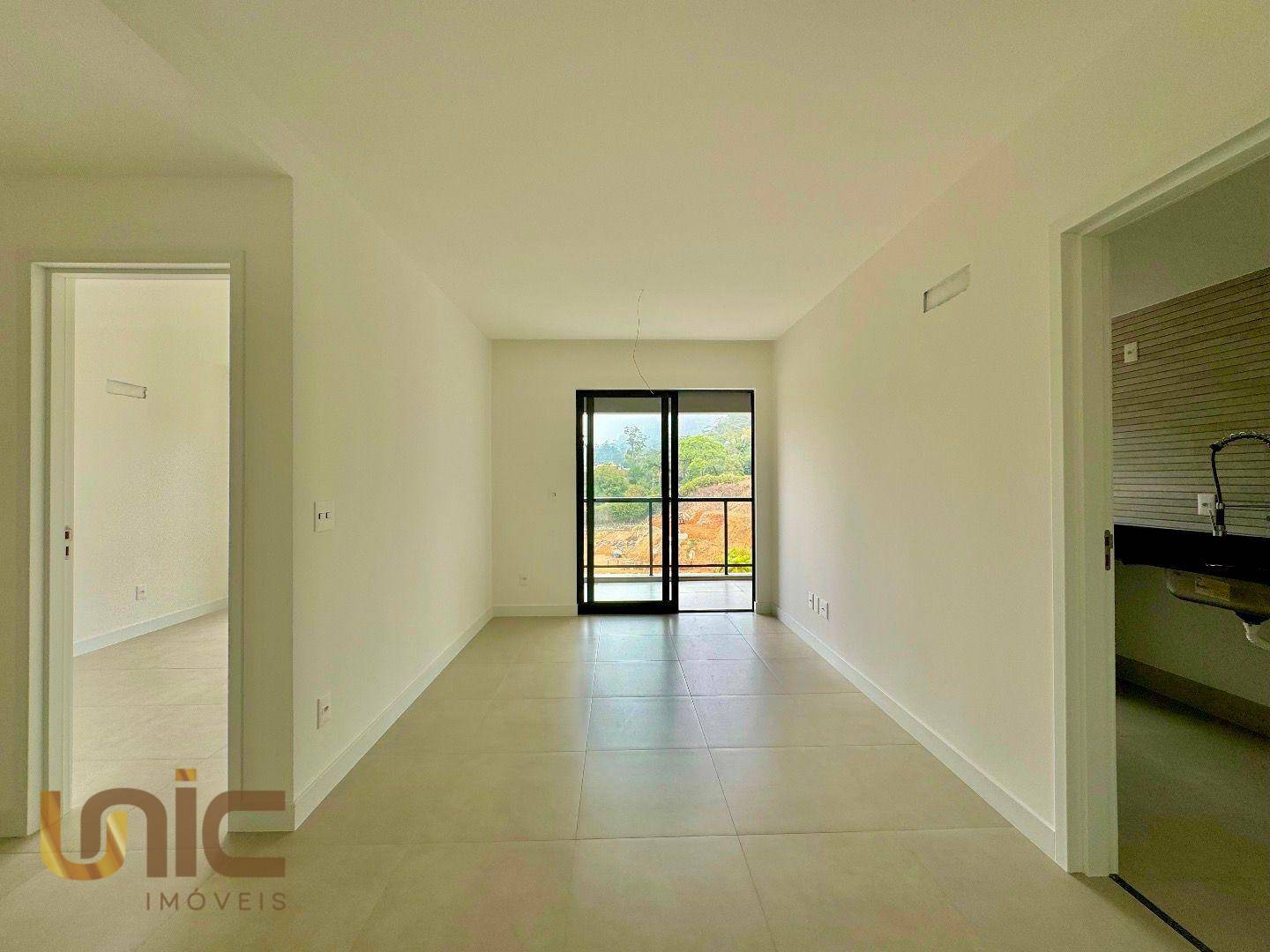 Apartamento à venda com 2 quartos, 71m² - Foto 3