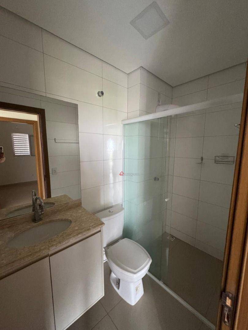 Apartamento para alugar com 2 quartos, 69m² - Foto 3