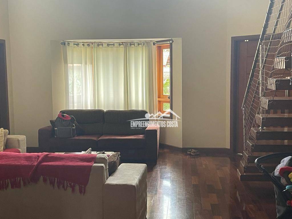 Casa de Condomínio à venda com 4 quartos, 600m² - Foto 2