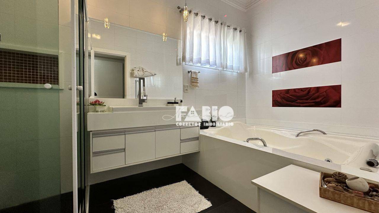 Casa de Condomínio à venda com 4 quartos, 310m² - Foto 17