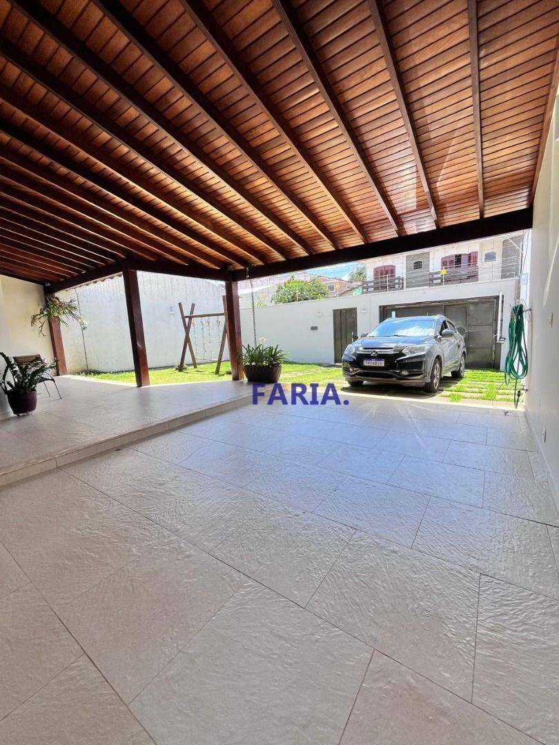 Casa à venda com 4 quartos, 520m² - Foto 2