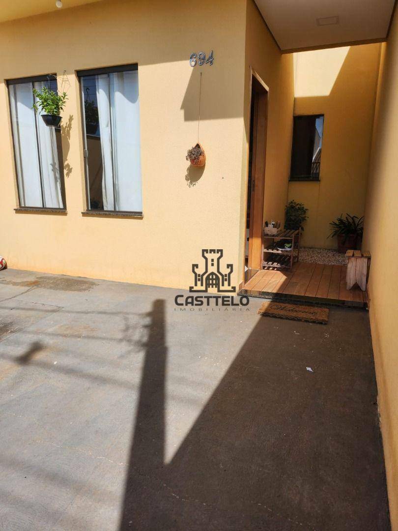 Casa à venda com 2 quartos, 95m² - Foto 4