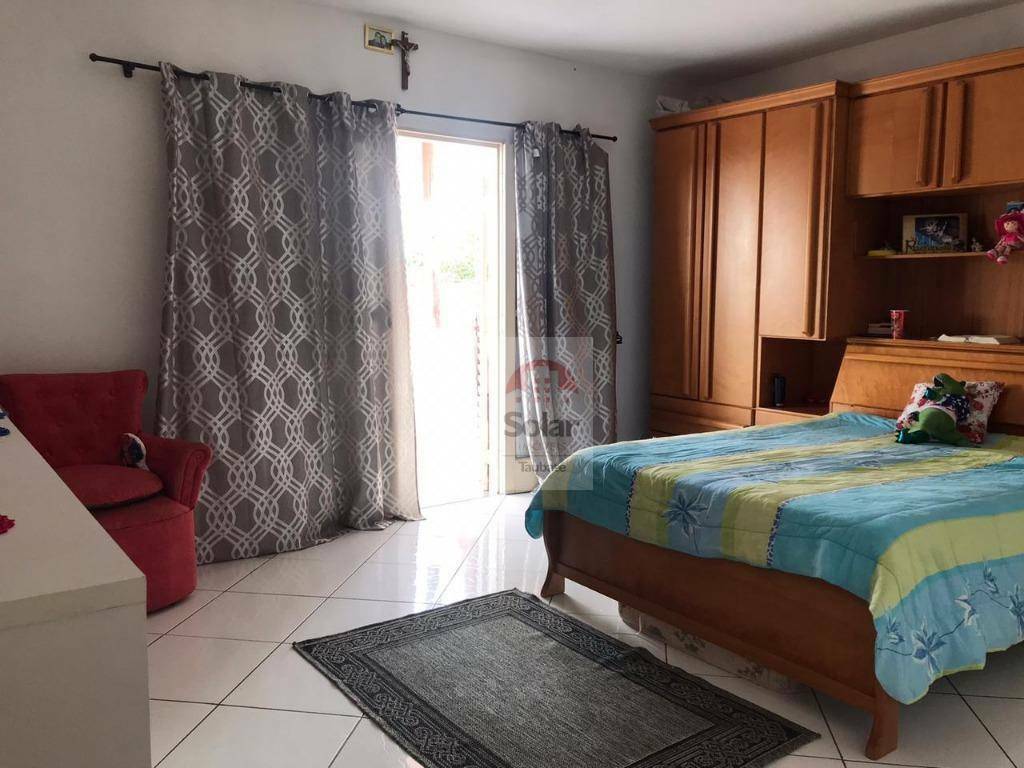 Casa à venda com 4 quartos, 210m² - Foto 13