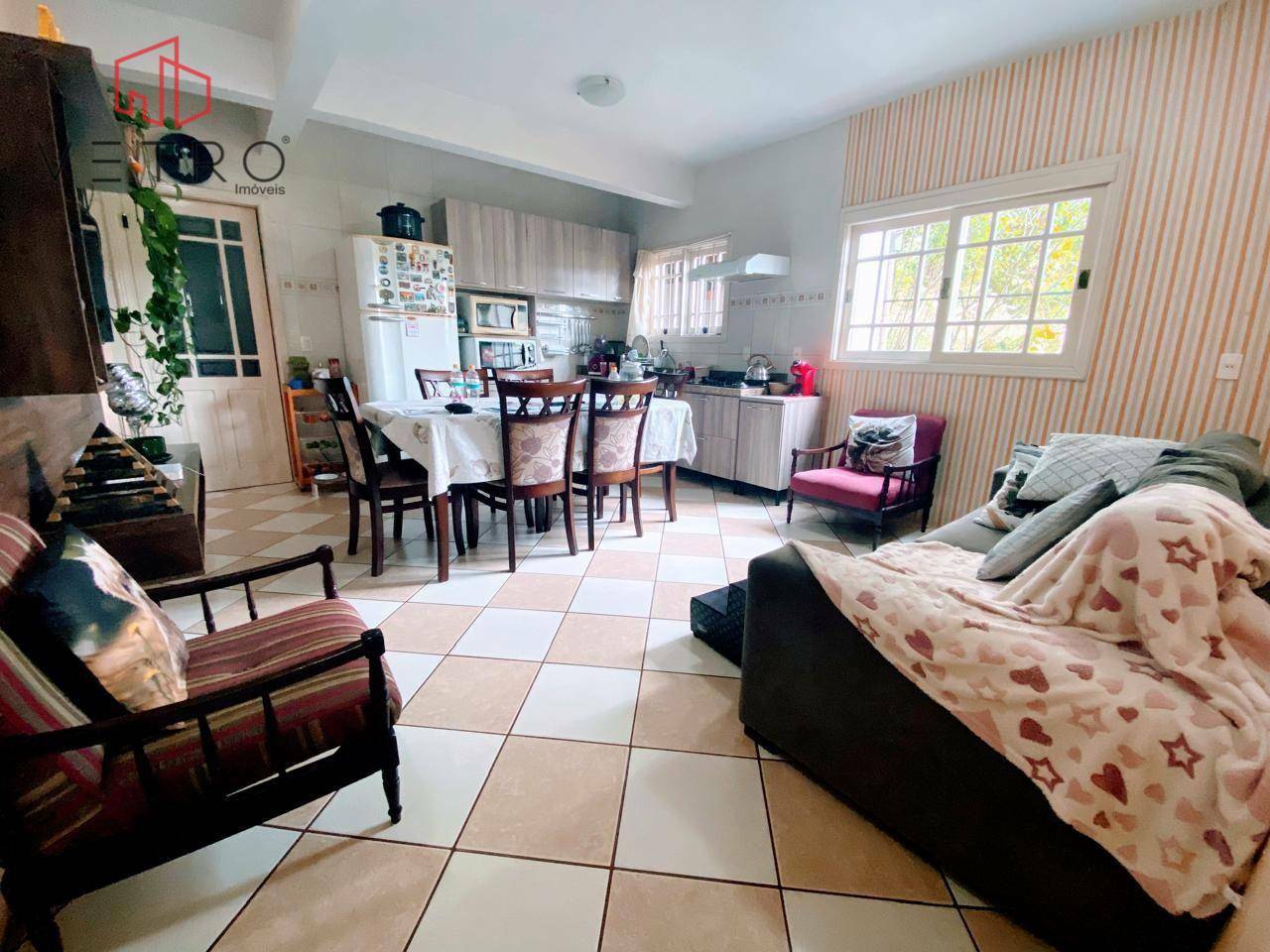 Casa à venda com 5 quartos, 245m² - Foto 6